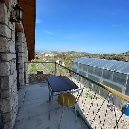 Goekler Ciftliginde Cati Kati فوكا